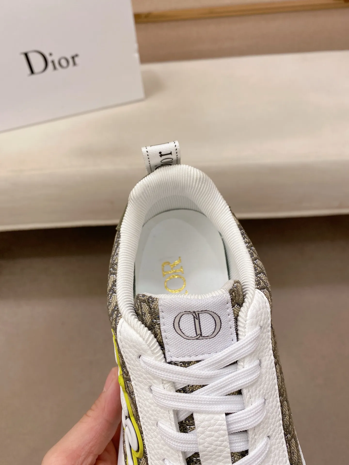 Factory price: 462💰 [Dior·Dior] New casual sports style men's shoes, new spring and summer design, perfect workmanship, lace-up style to create cabinet quality, upper: imported first-layer cowhide, sheepskin lining is soft and comfortable, ultra-light TPU wear-resistant outsole, simple, versatile fashion men's shoes, excellent color code number 38--44. Can be customized 45 non-returnable